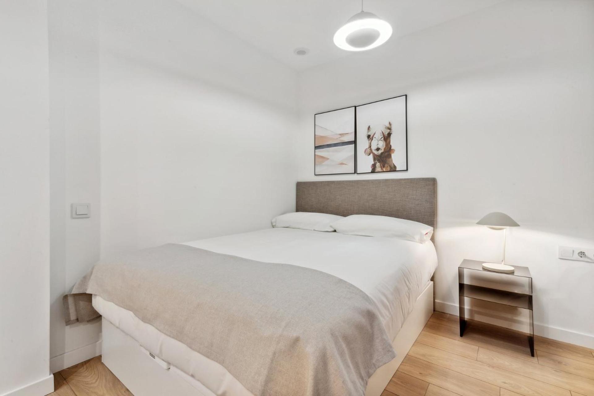 Limehome Valencia Carrer Del Pare Palau I Quer Bilik gambar
