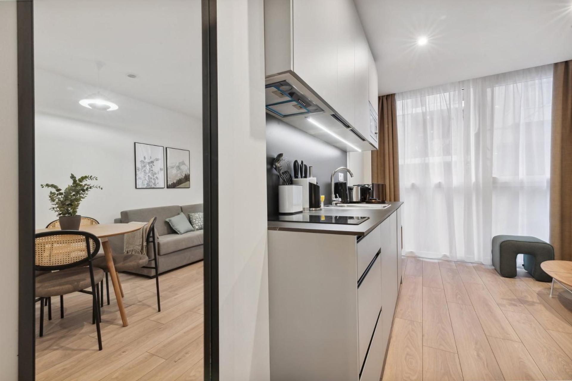Limehome Valencia Carrer Del Pare Palau I Quer Bilik gambar