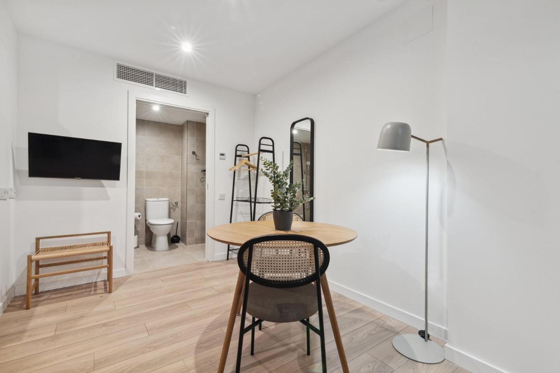 Limehome Valencia Carrer Del Pare Palau I Quer Bilik gambar